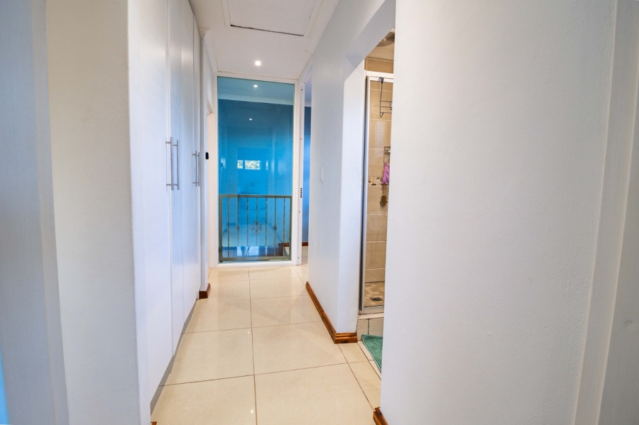 4 Bedroom Property for Sale in Rondebosch East Western Cape